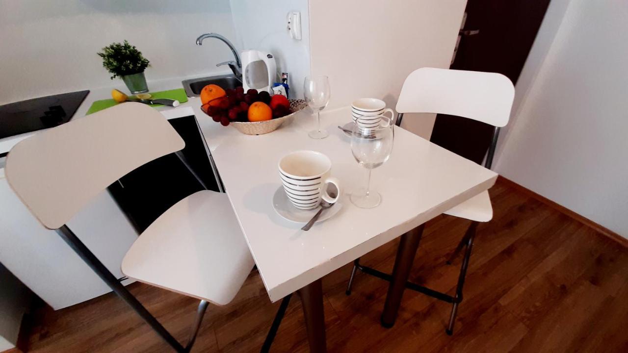 Apartament Z Balkonem I Bezplatnym Parkingiem Gdańsk Kültér fotó