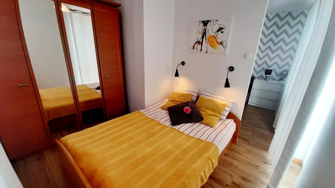 Apartament Z Balkonem I Bezplatnym Parkingiem Gdańsk Kültér fotó